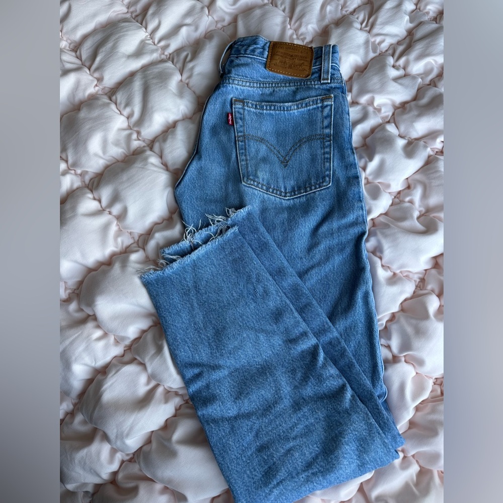 Levi Blue Denim Jeans Wedgie Fit high rise with frayed bottoms